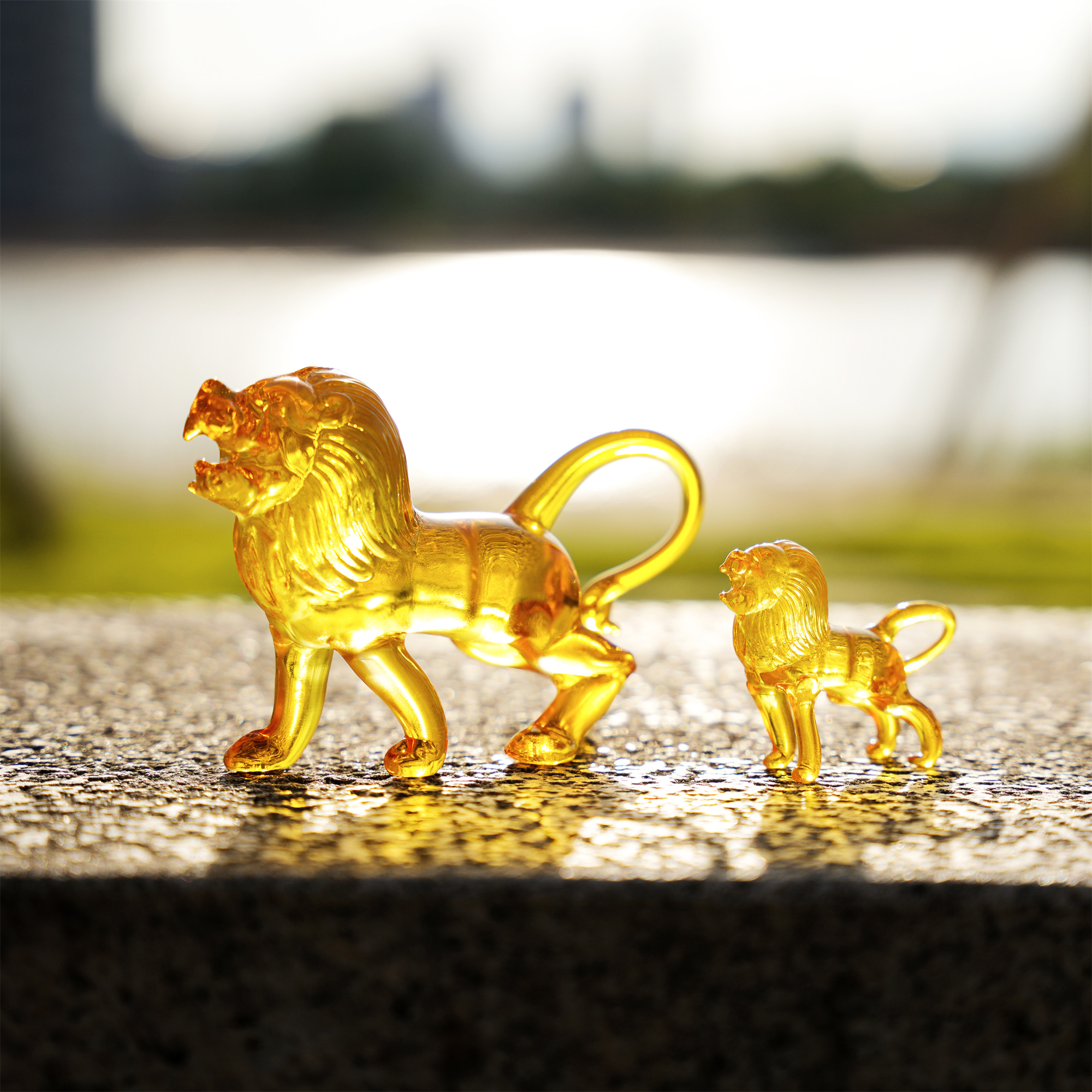Amazon.com: KRISININE 手工玻璃獅子雕像水晶野生動物獅子擺件收藏品
